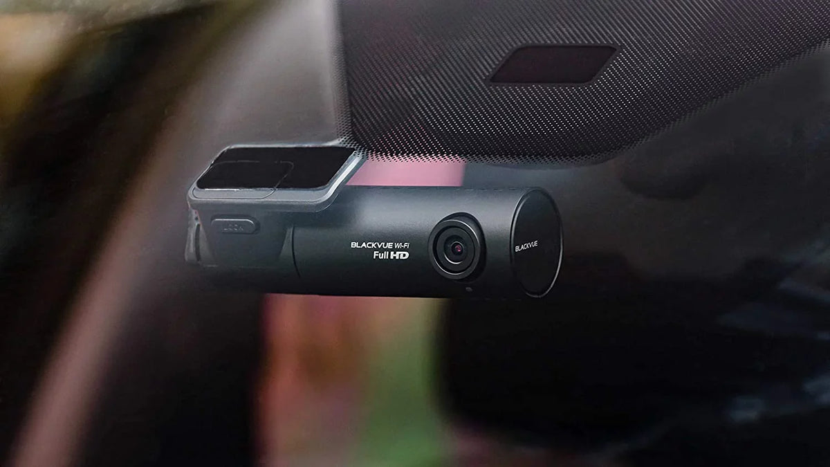 BlackVue DR590X-2CH with 32GB microSD Card | Full  Wi-Fi Dashcam | Parking Mode Support with Hogor Lens Cloth