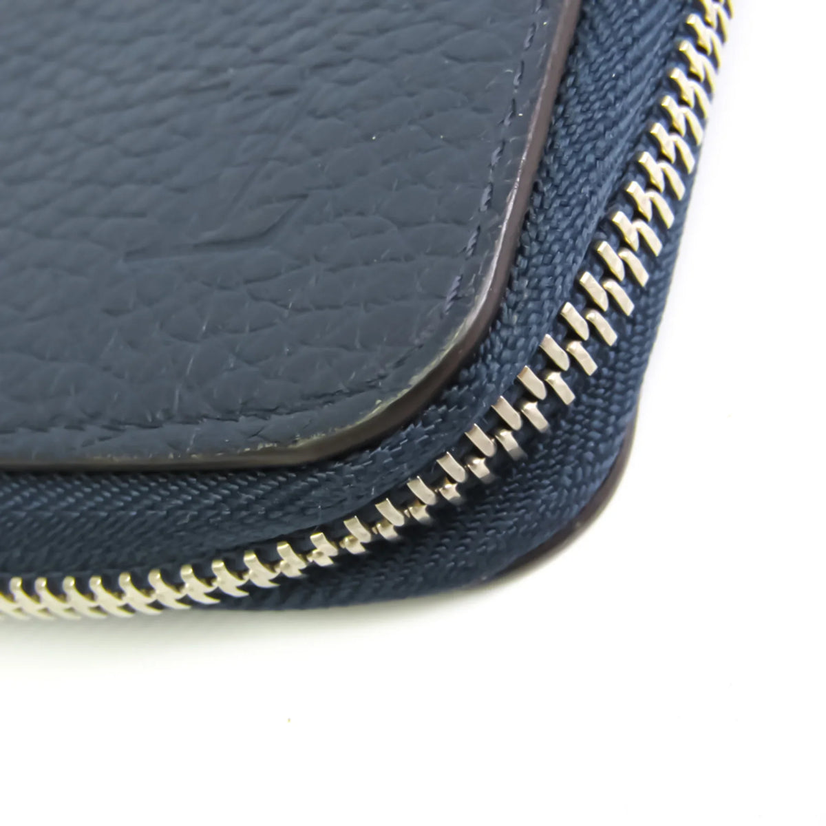 Pre-Owned Louis Vuitton Taurillon Zippy Wallet Vertical M58823 Unisex  Taurillon Leather Long Wallet (bi-fold) Navy (Good)