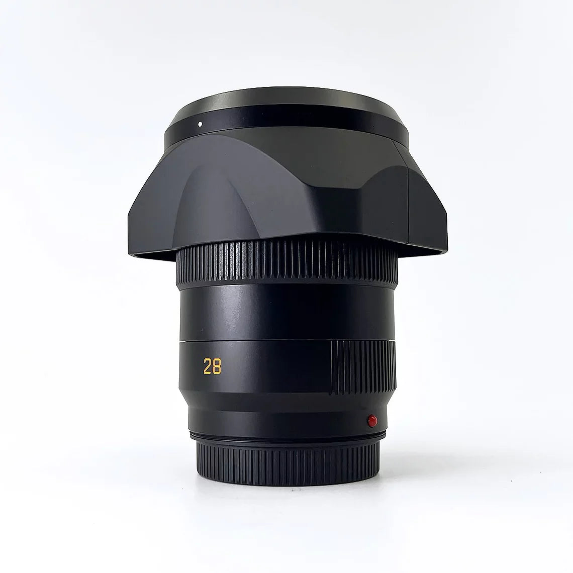 Leica -Summicron- 28mm f/2 Aspherical Lens + Padded Medium Sized Case + 67mm 3-Piece Filter Kit + Lens Cap Keeper + 6Ave Cleaning Kit